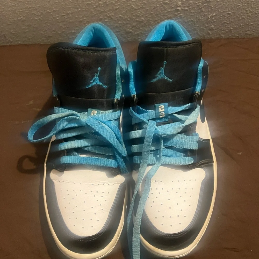 Jordan Athletic Shoes - Blue, Black, White Air Jordan Low SE Laser Blue